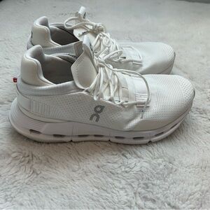 White on running cloudnovas